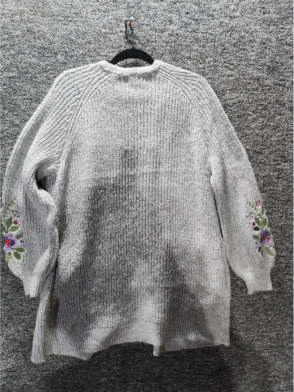 By Design Women's Gray Knit Embroidered Open Front Cardigan Sweater Floral L - Picture 2 of 12